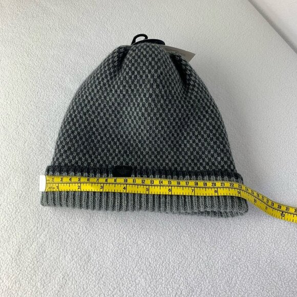 Dockers Levi's Beanie Insulated Acrylic Cuff Hat Cap Black Gray NWT - Picture 3 of 9